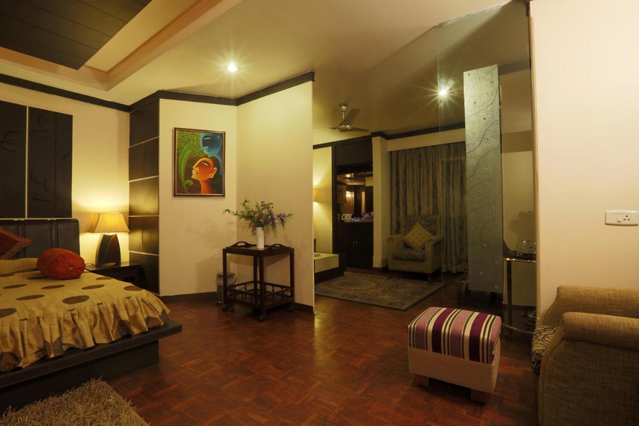 Hotel The Manor - A Boutique Hotel Jorhāt Dış mekan fotoğraf